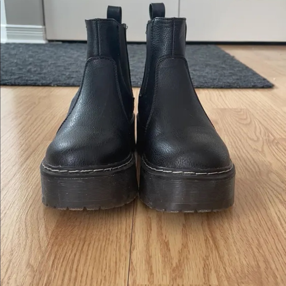 Boots - Picture 2 of 6
